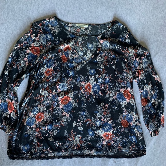 American Eagle Blouse - Picture 2 of 3